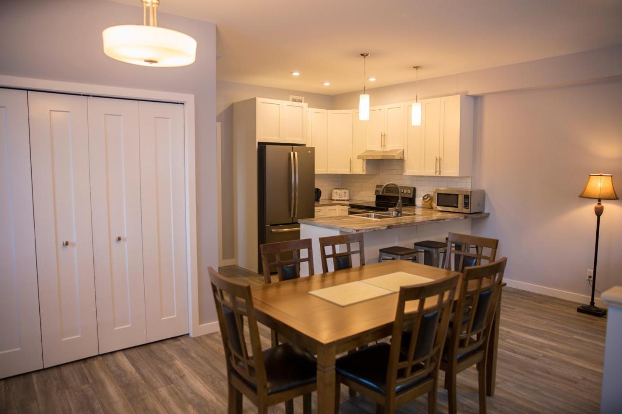 Downtown Whitehorse 4 Bedrooms Deluxe Condo Екстер'єр фото