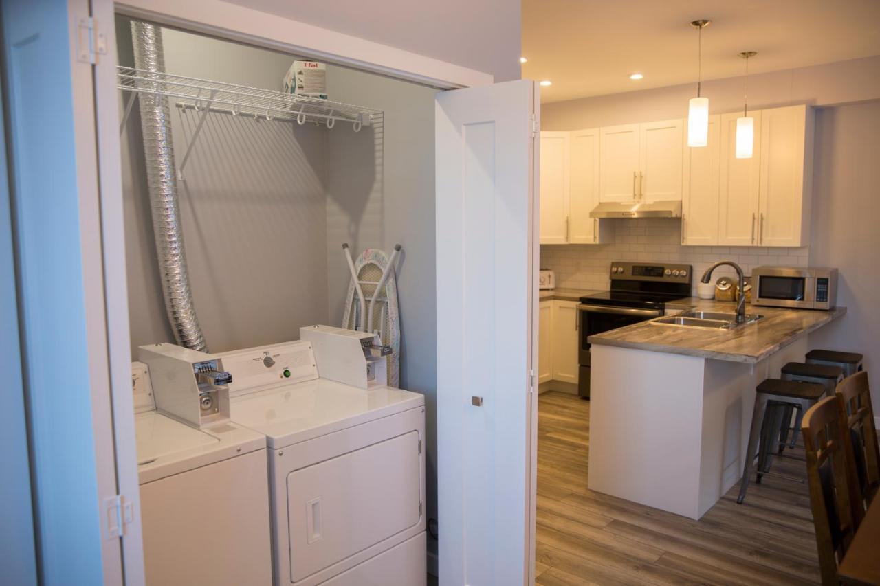 Downtown Whitehorse 4 Bedrooms Deluxe Condo Екстер'єр фото