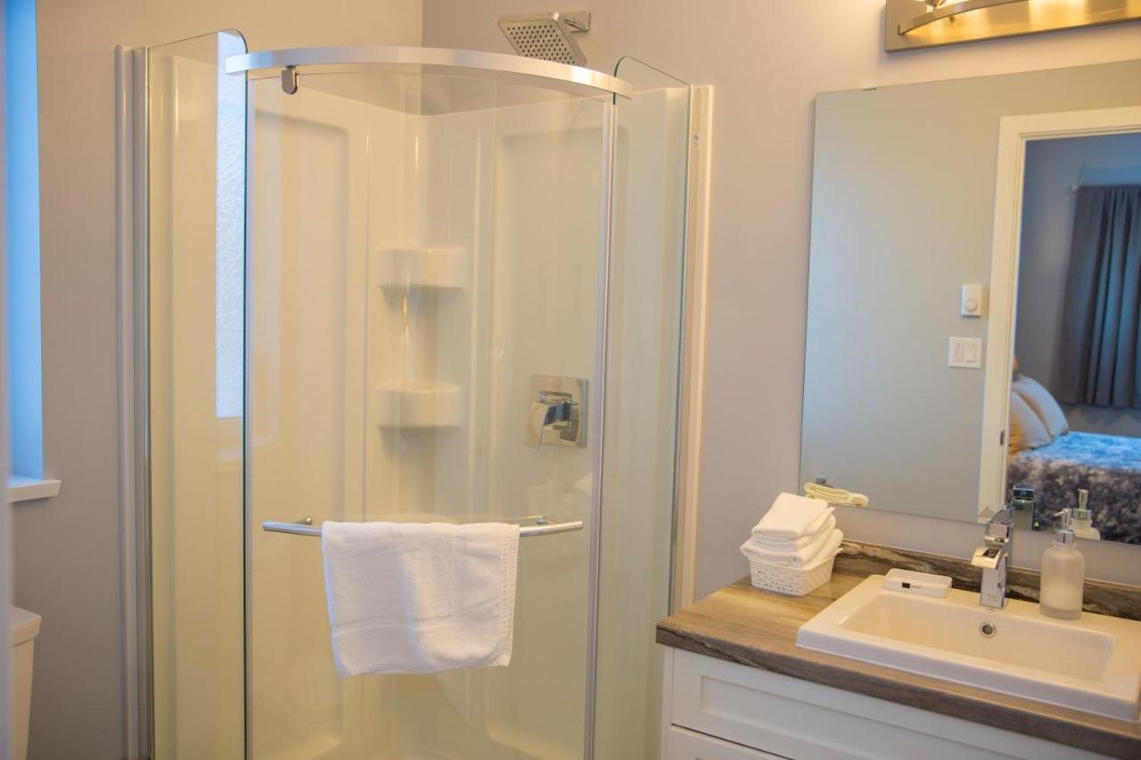 Downtown Whitehorse 4 Bedrooms Deluxe Condo Екстер'єр фото